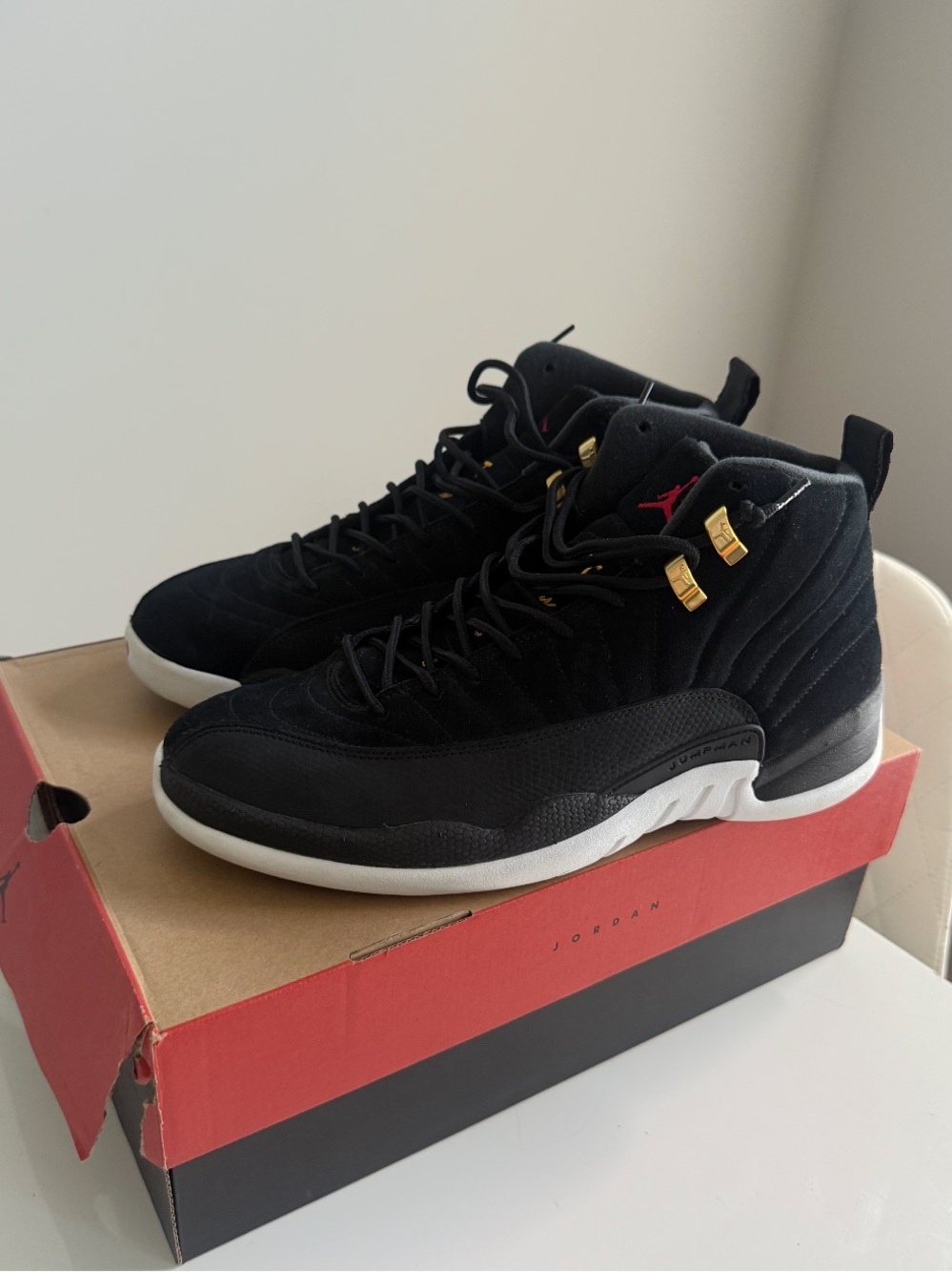 Jordan 12 Reverse Taxi size 12 slightly used. Men’s